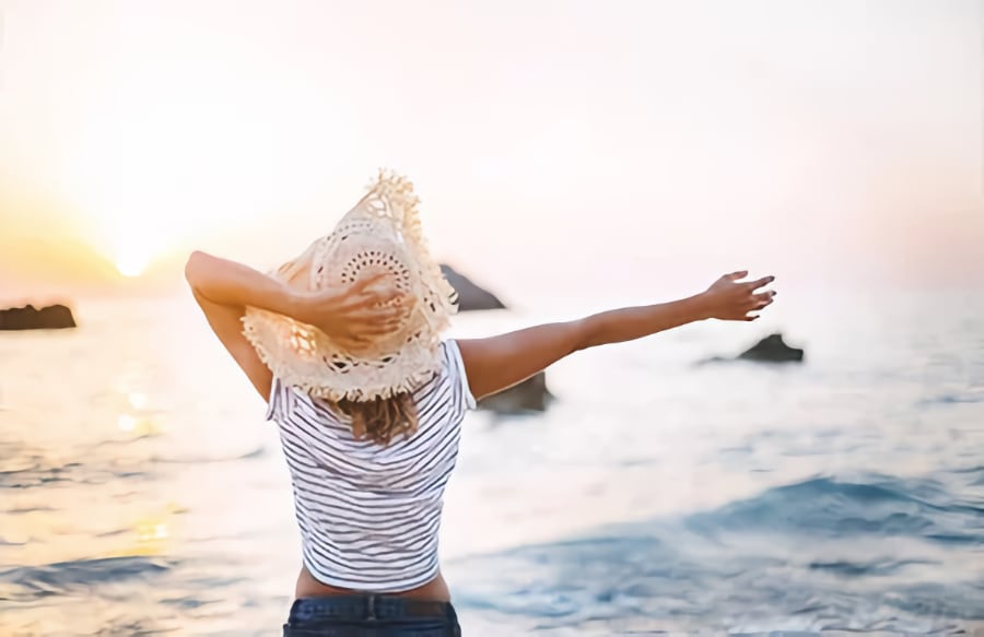 plastic-image Women by the ocean